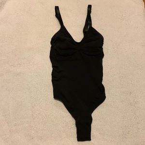 SKIMS Sculpting Thong Bodysuit Onyx